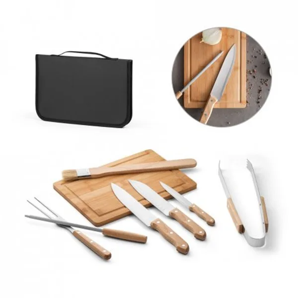 Kit churrasco em estojo de PU e 210D com tábua em bambu e 7 utensílios em aço inox e madeira de Seringueira (SP-94104) personalizado | D.JOB